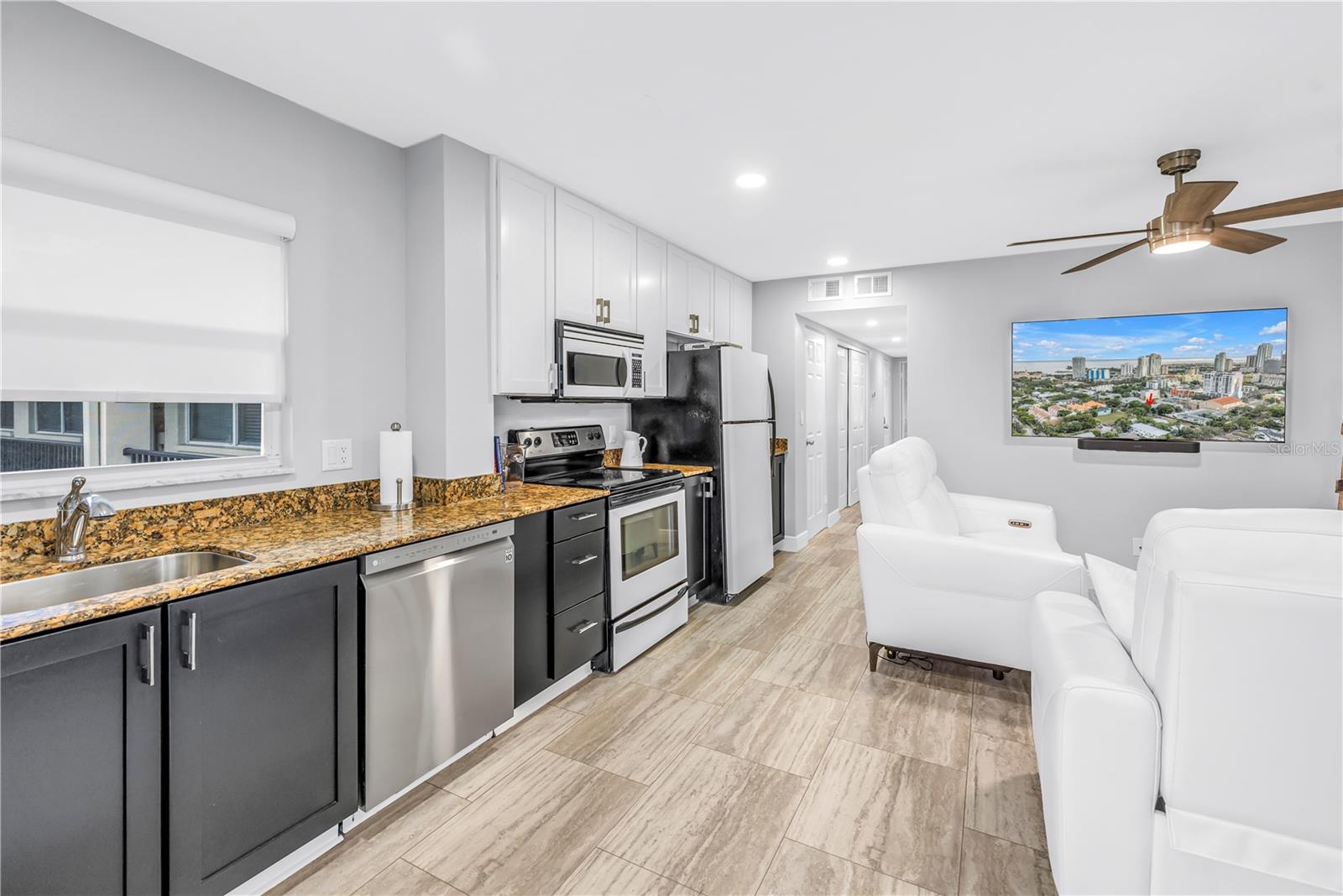 Image 7 of 27 For 224 6th Avenue N 7