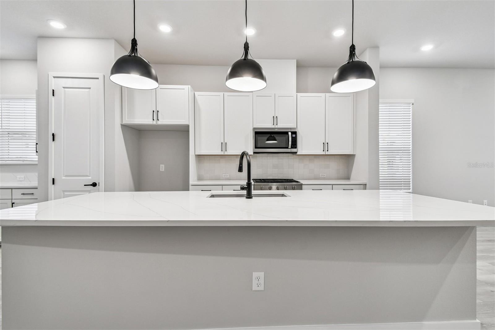 Image 11 of 44 For 3137 4th Terrace N