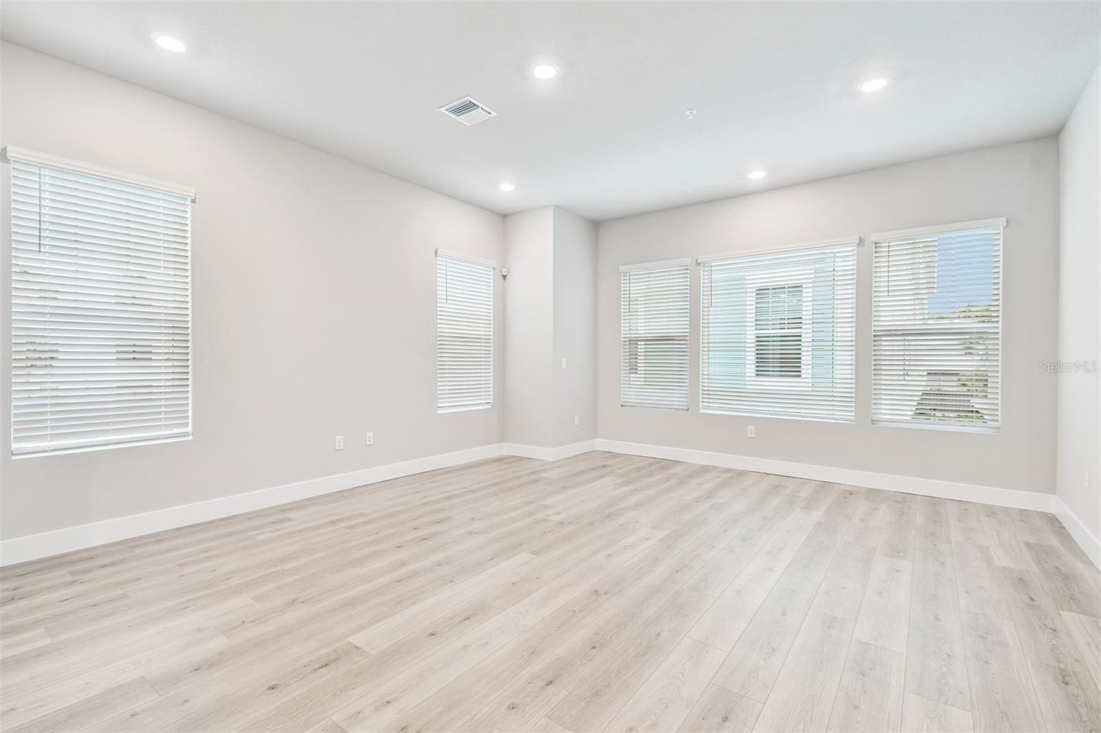 Image 13 of 44 For 3137 4th Terrace N