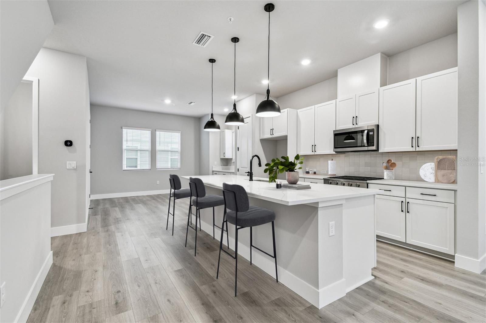 Image 5 of 44 For 3137 4th Terrace N