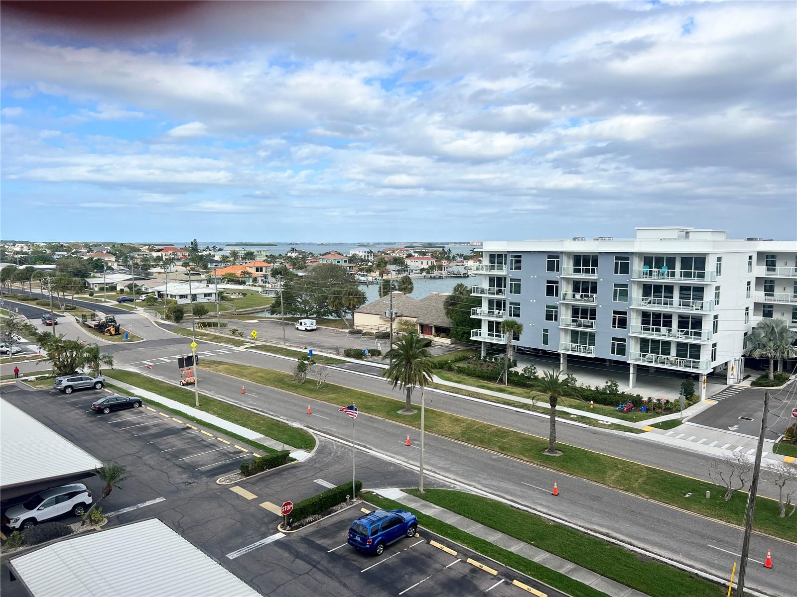 Image 10 of 12 For 400 Island Way 608