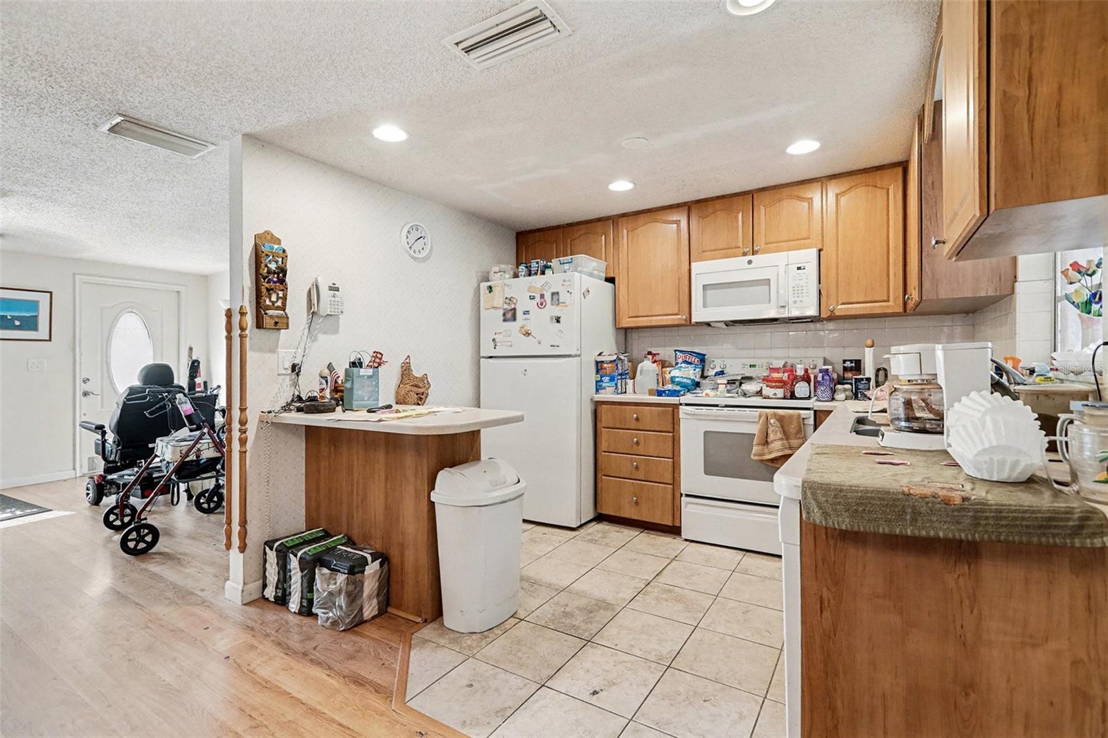 Image 12 of 38 For 4760 Seville Drive