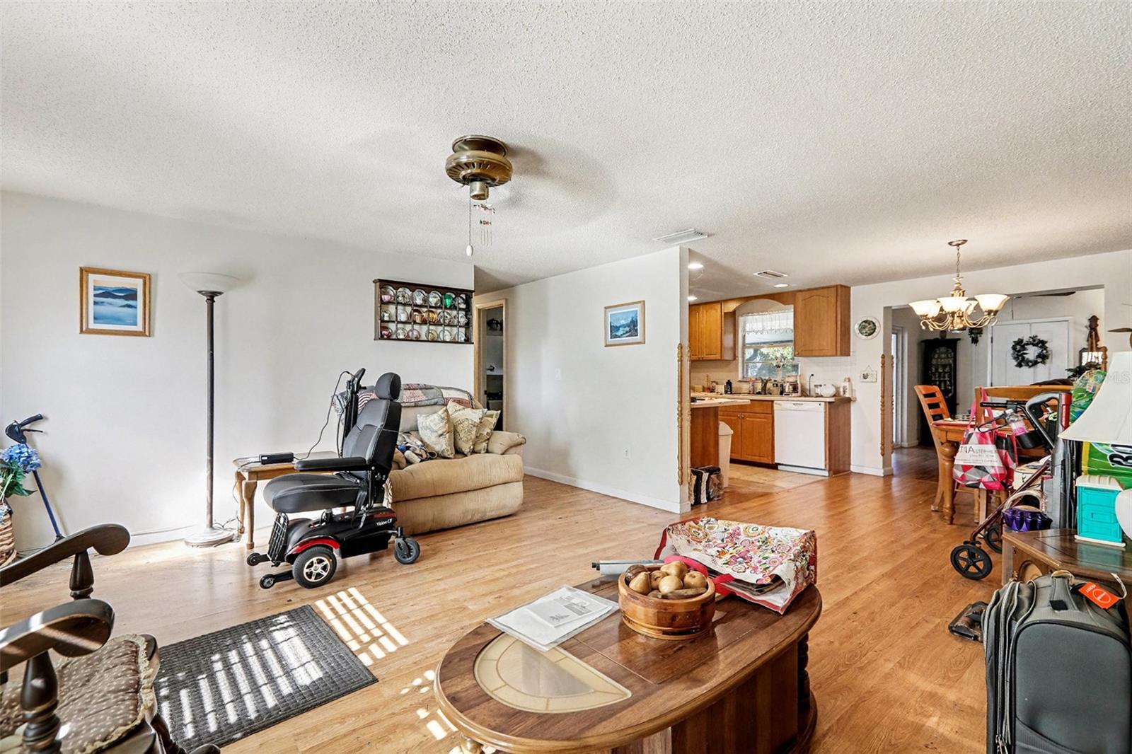 Image 25 of 38 For 4760 Seville Drive