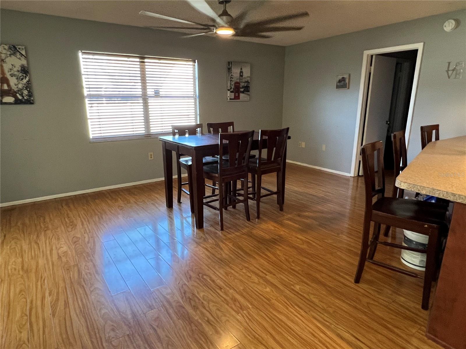 Image 4 of 60 For 8519 Gum Tree Avenue