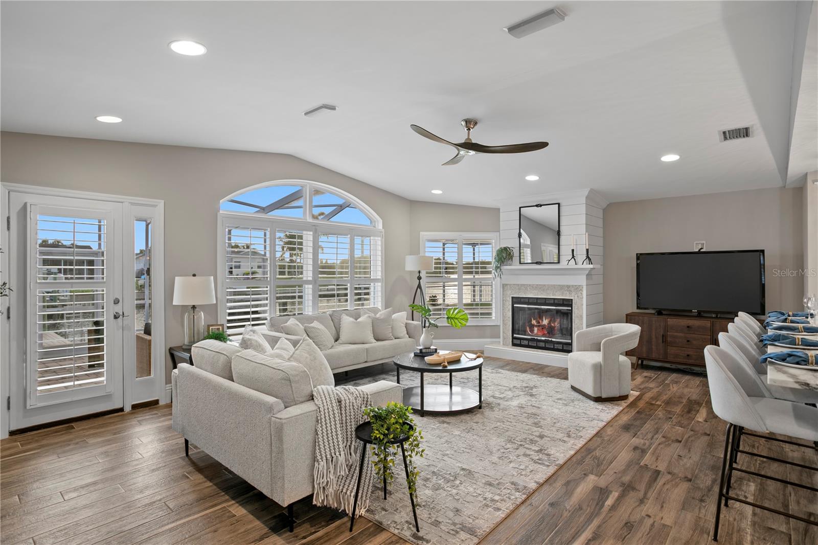 Image 11 of 92 For 1320 52nd Avenue Ne