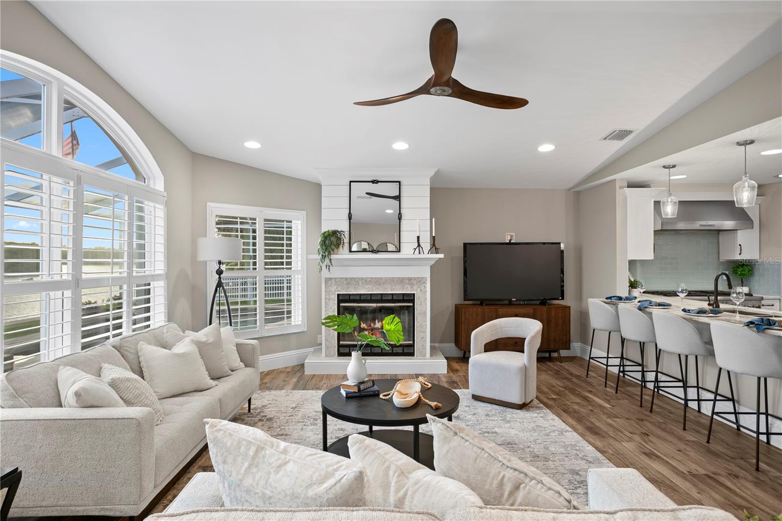 Image 12 of 92 For 1320 52nd Avenue Ne