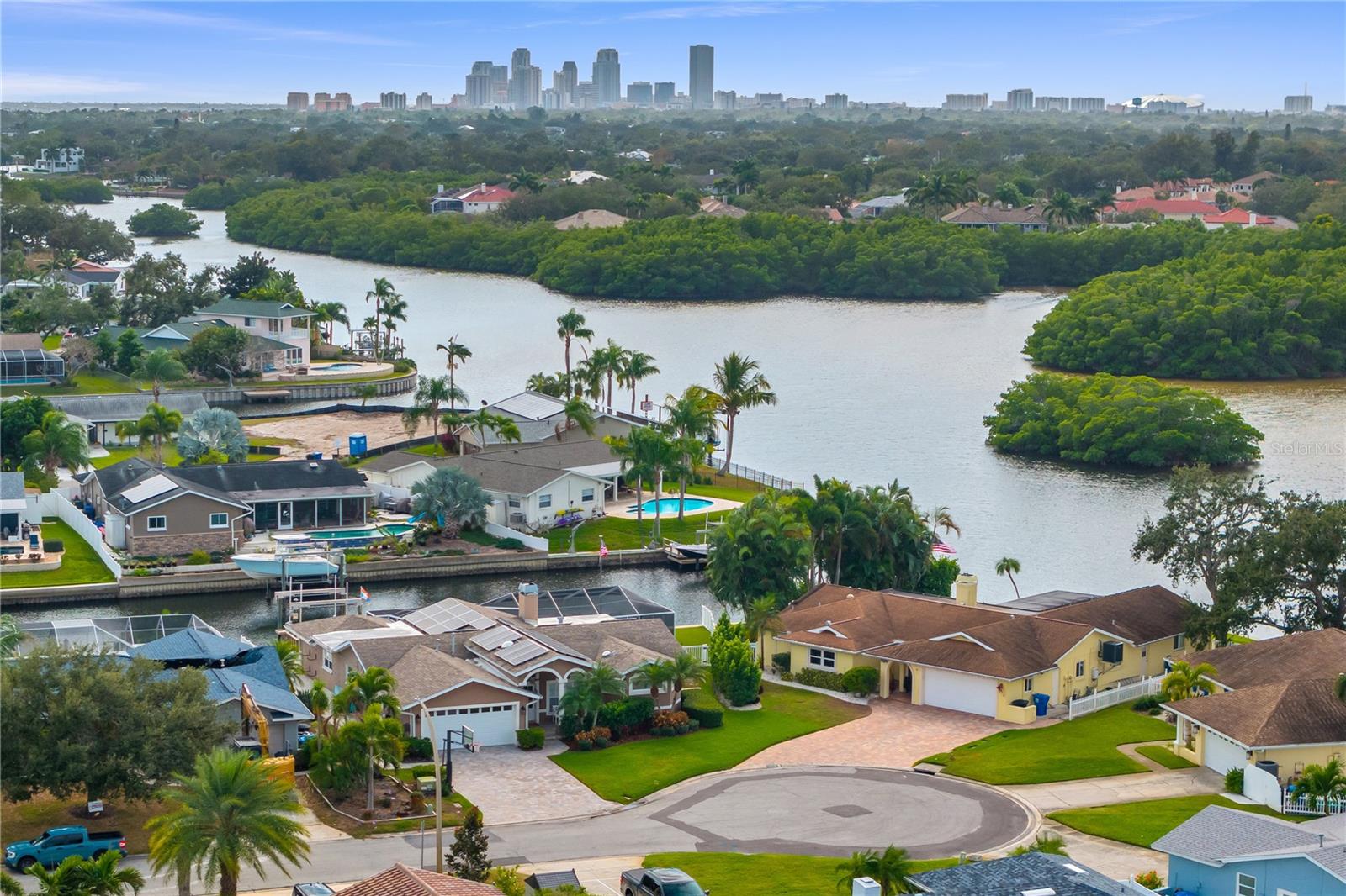 Image 2 of 92 For 1320 52nd Avenue Ne