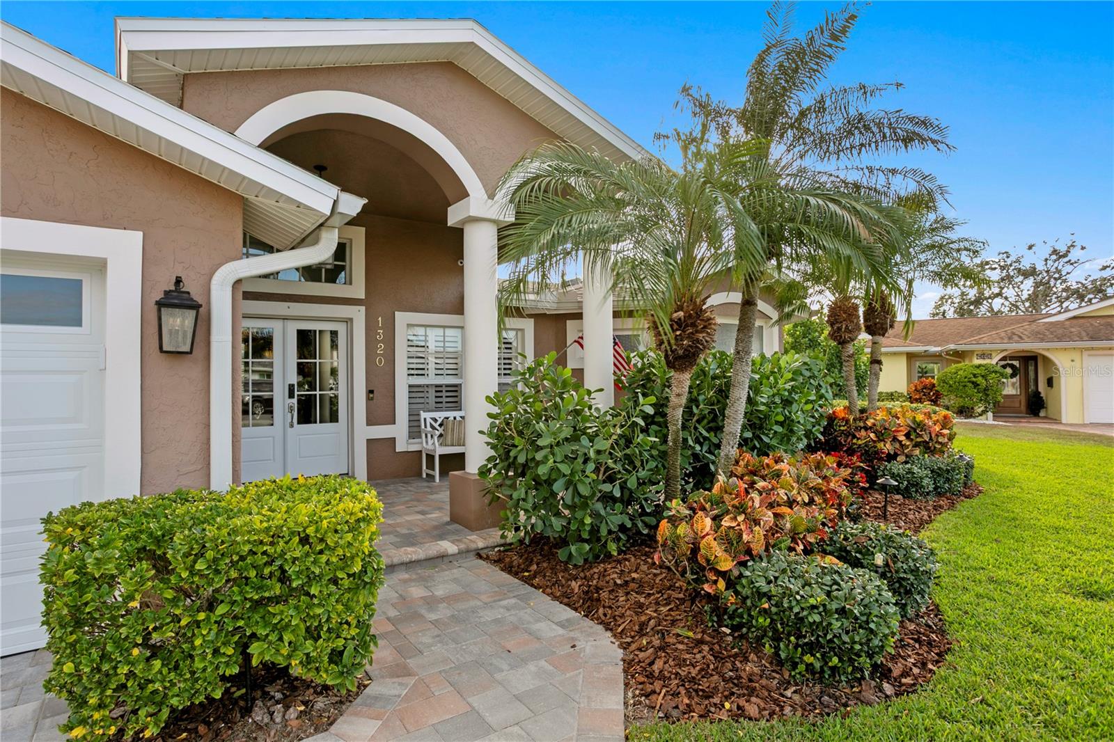 Image 3 of 92 For 1320 52nd Avenue Ne