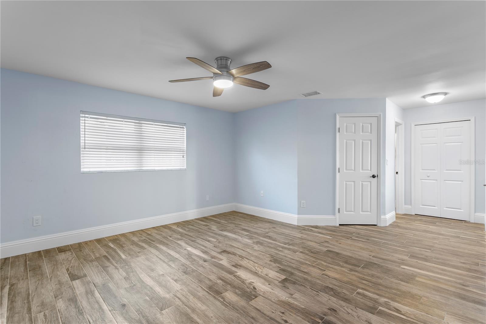 Image 34 of 92 For 1320 52nd Avenue Ne