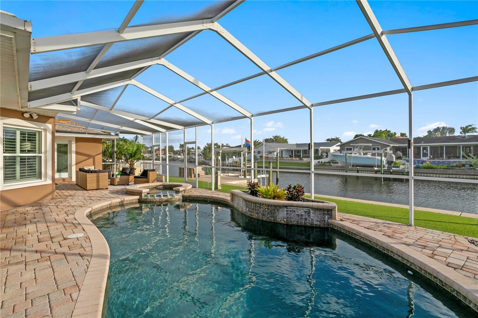 Image 41 of 92 For 1320 52nd Avenue Ne