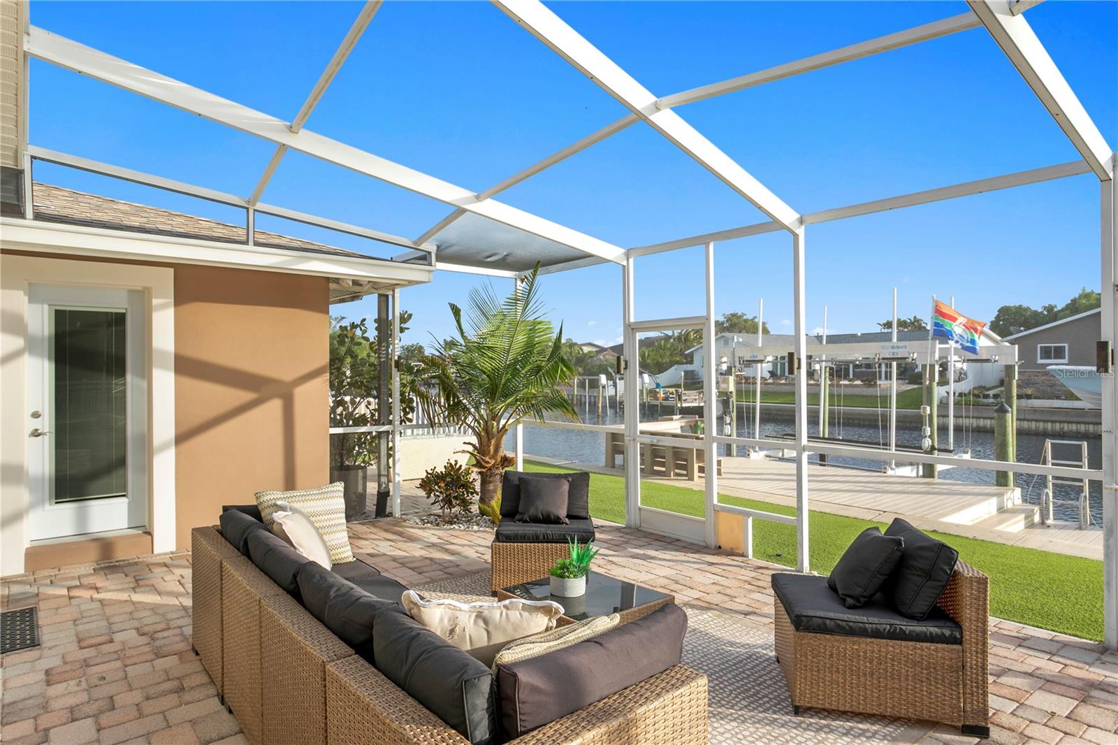 Image 44 of 92 For 1320 52nd Avenue Ne