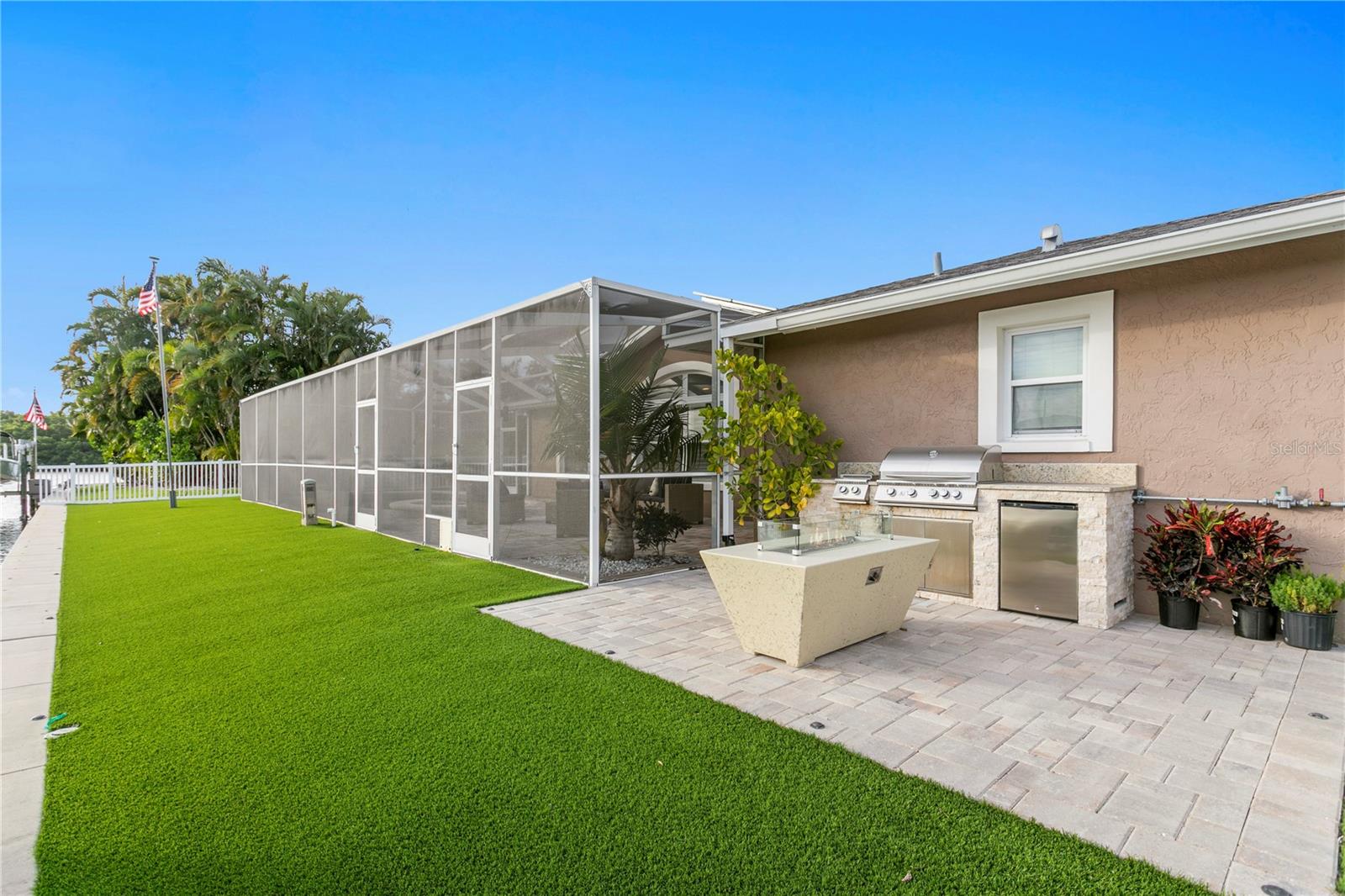 Image 48 of 92 For 1320 52nd Avenue Ne