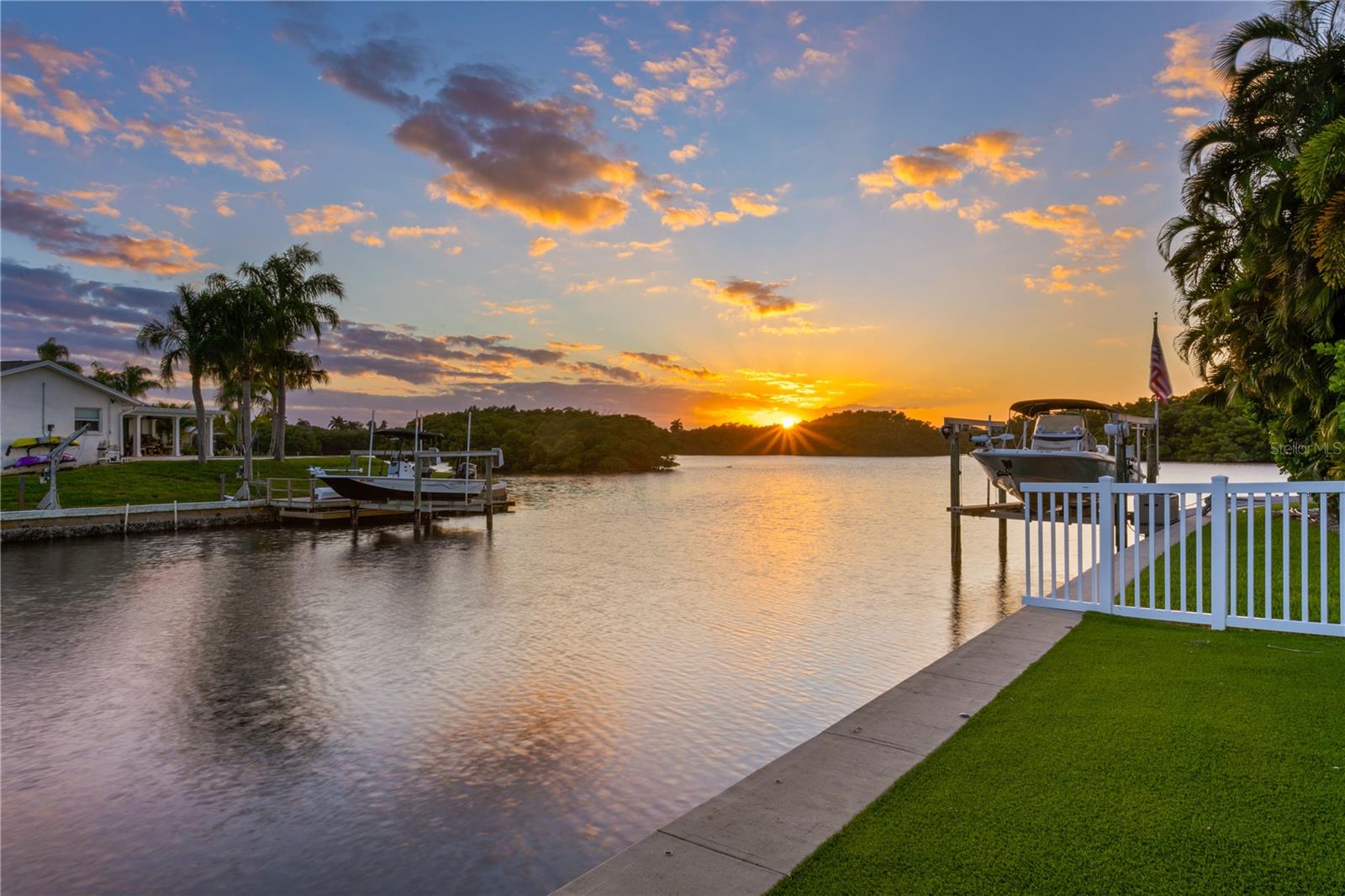 Image 55 of 92 For 1320 52nd Avenue Ne