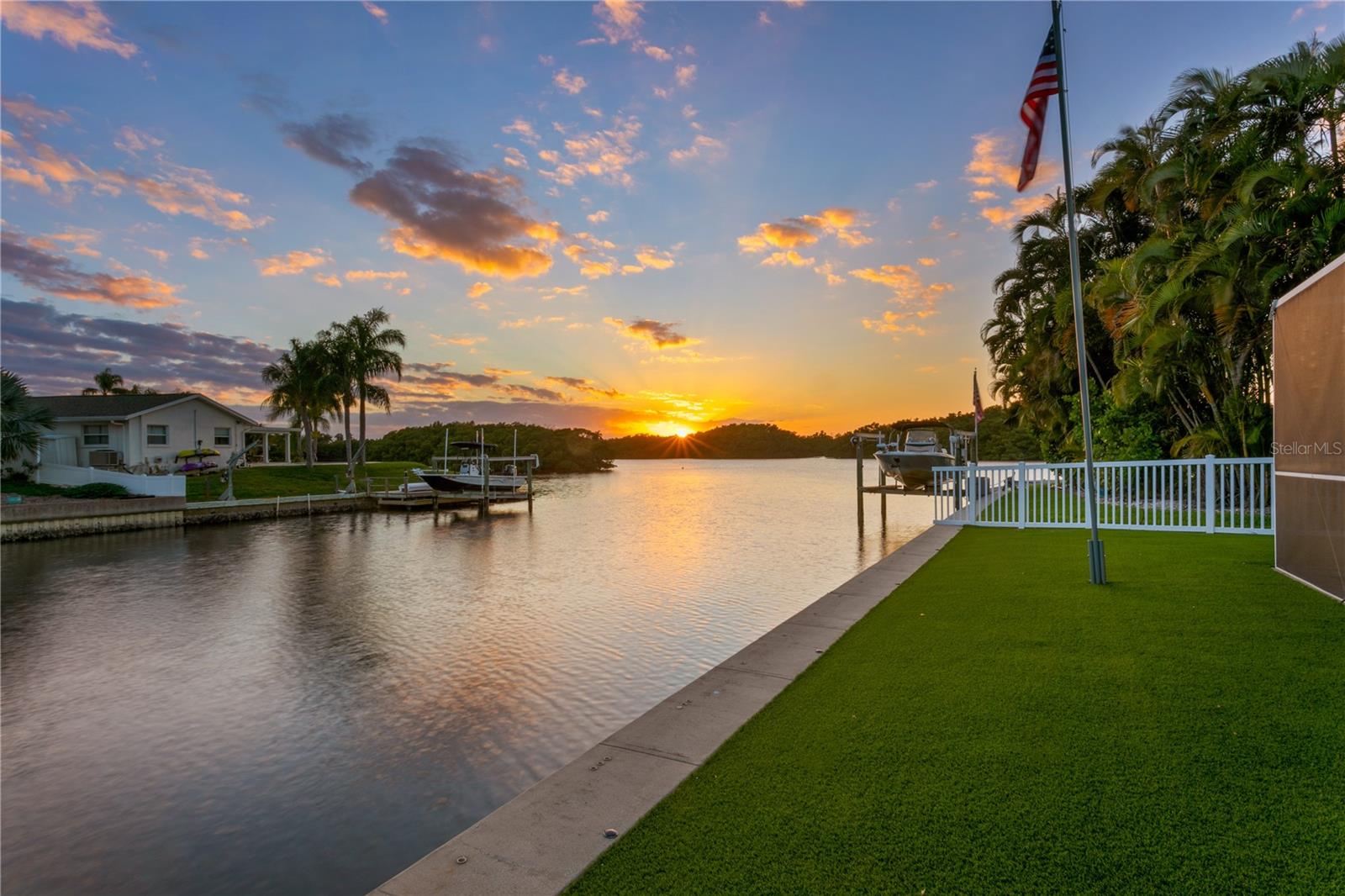 Image 56 of 92 For 1320 52nd Avenue Ne