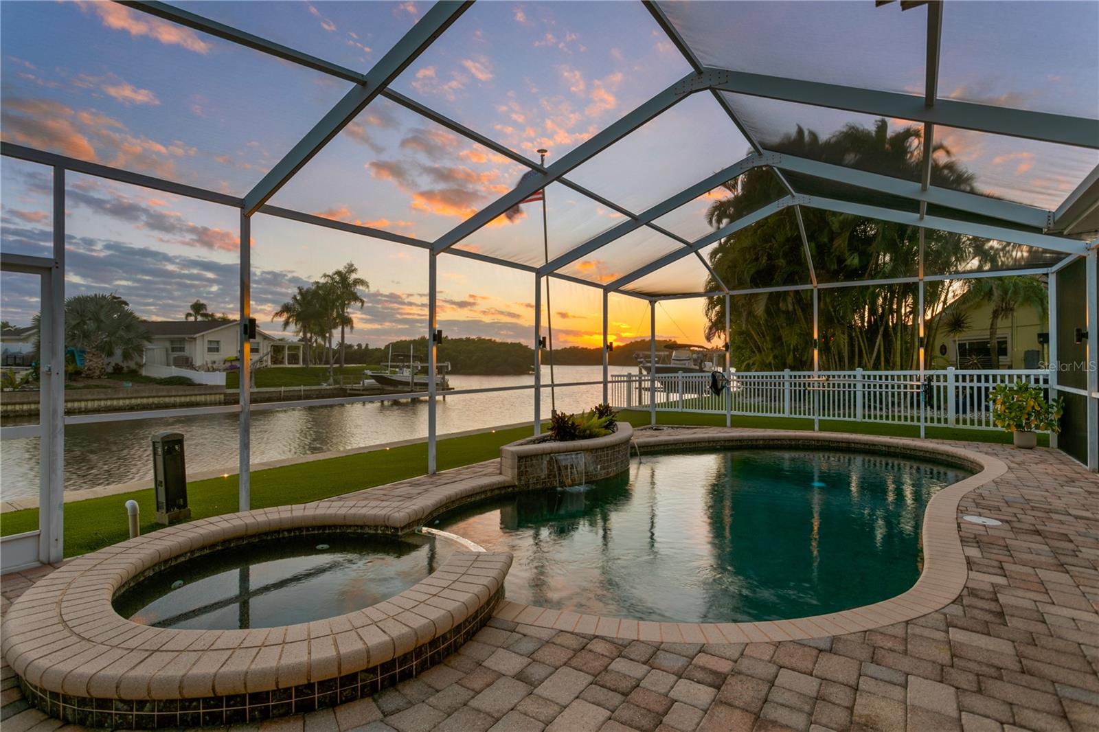 Image 58 of 92 For 1320 52nd Avenue Ne