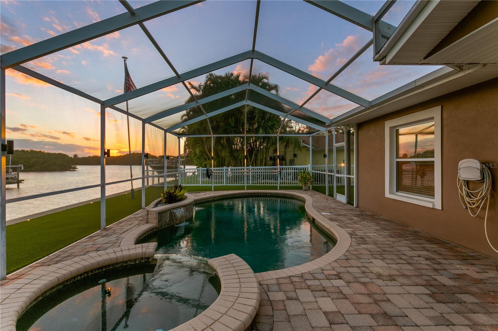 Image 59 of 92 For 1320 52nd Avenue Ne