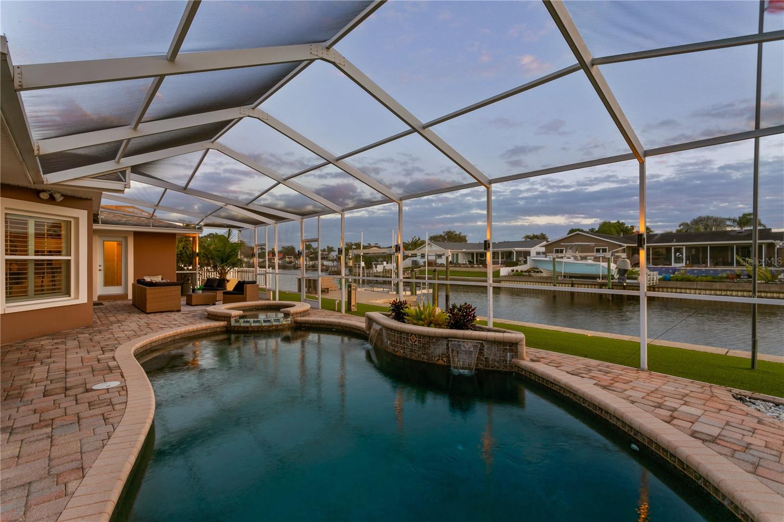 Image 60 of 92 For 1320 52nd Avenue Ne