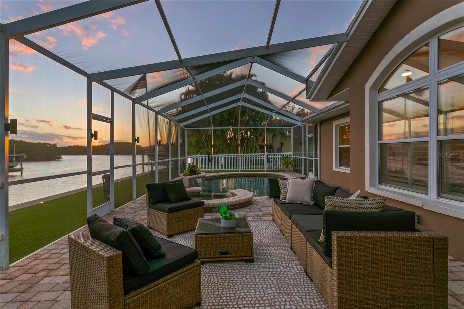 Image 63 of 92 For 1320 52nd Avenue Ne