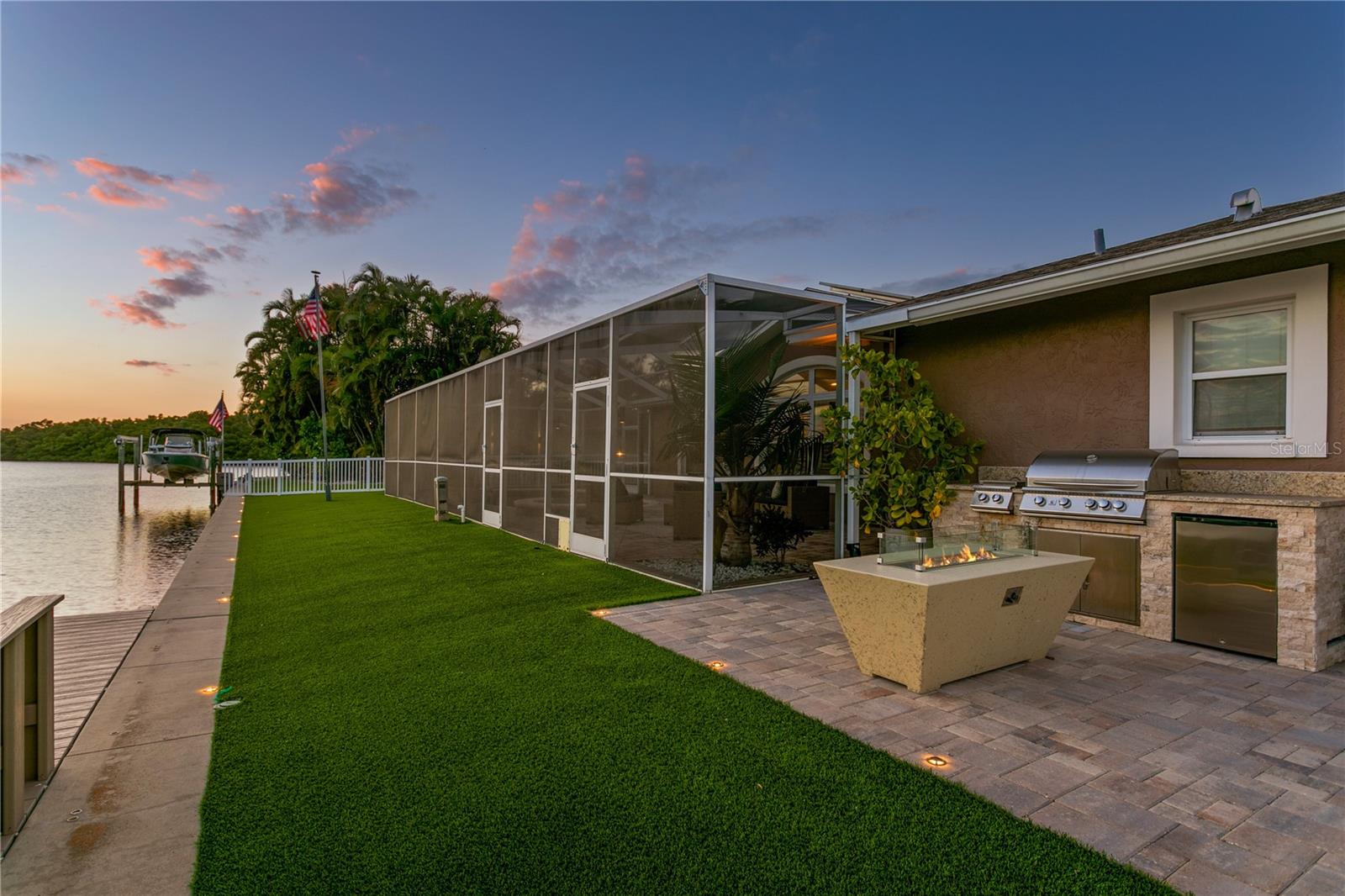 Image 67 of 92 For 1320 52nd Avenue Ne