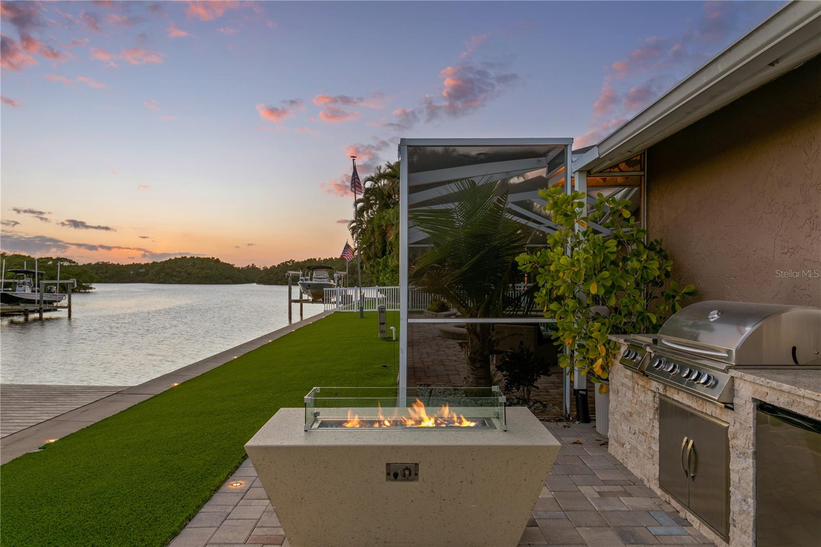 Image 68 of 92 For 1320 52nd Avenue Ne