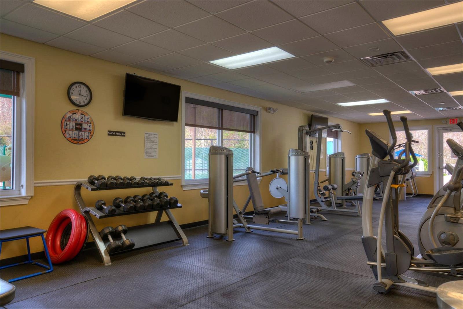 Listing photo id 34 for 29233 Birds Eye Drive