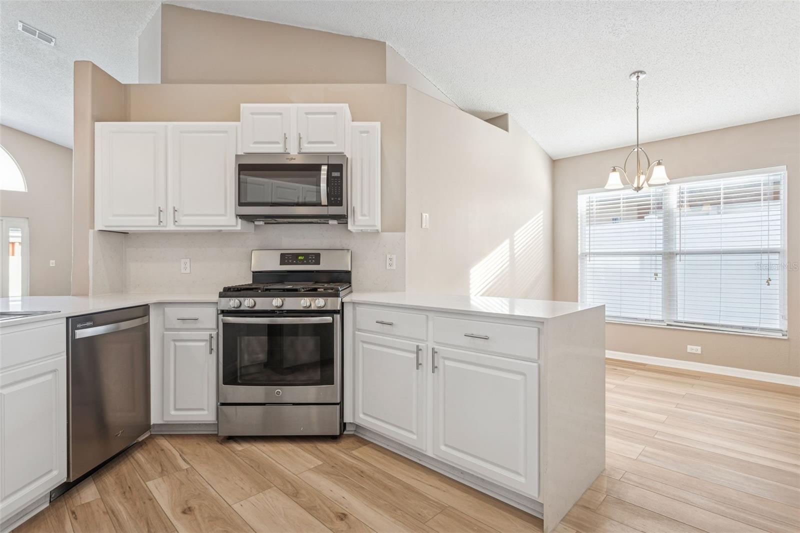 Listing photo id 6 for 29233 Birds Eye Drive