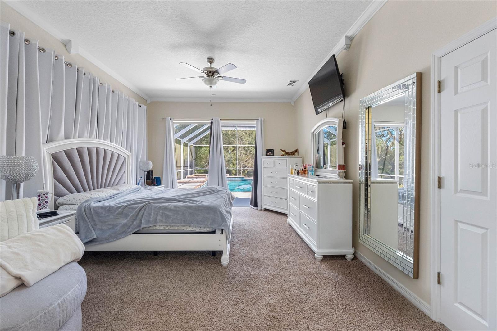 Listing photo id 12 for 9336 Tooke Shore Drive