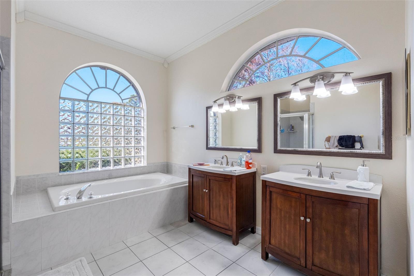 Listing photo id 13 for 9336 Tooke Shore Drive