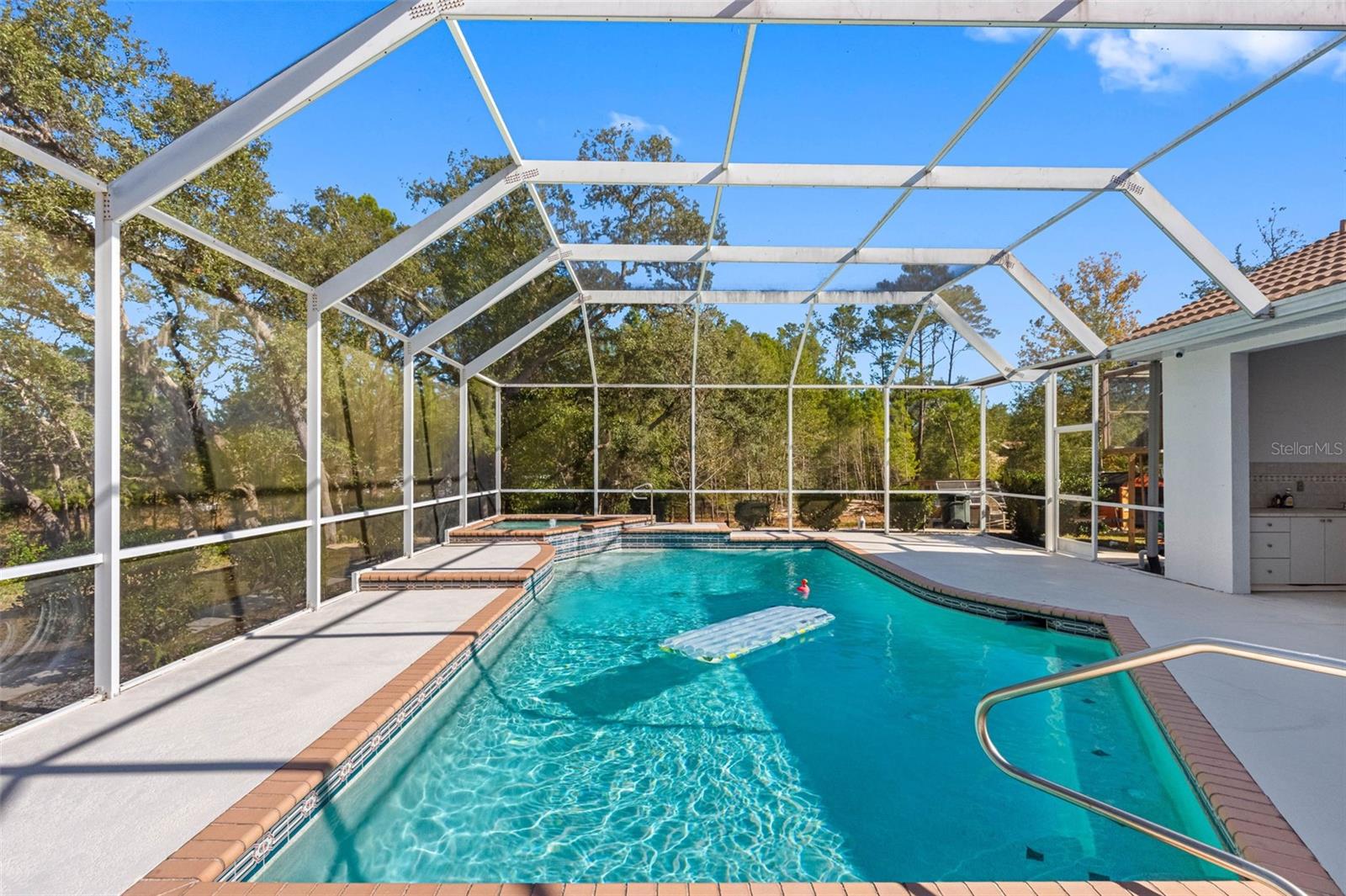 Listing photo id 33 for 9336 Tooke Shore Drive