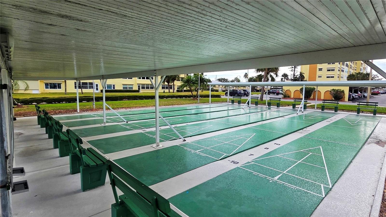 Image 14 of 29 For 4550 Cove Circle 406