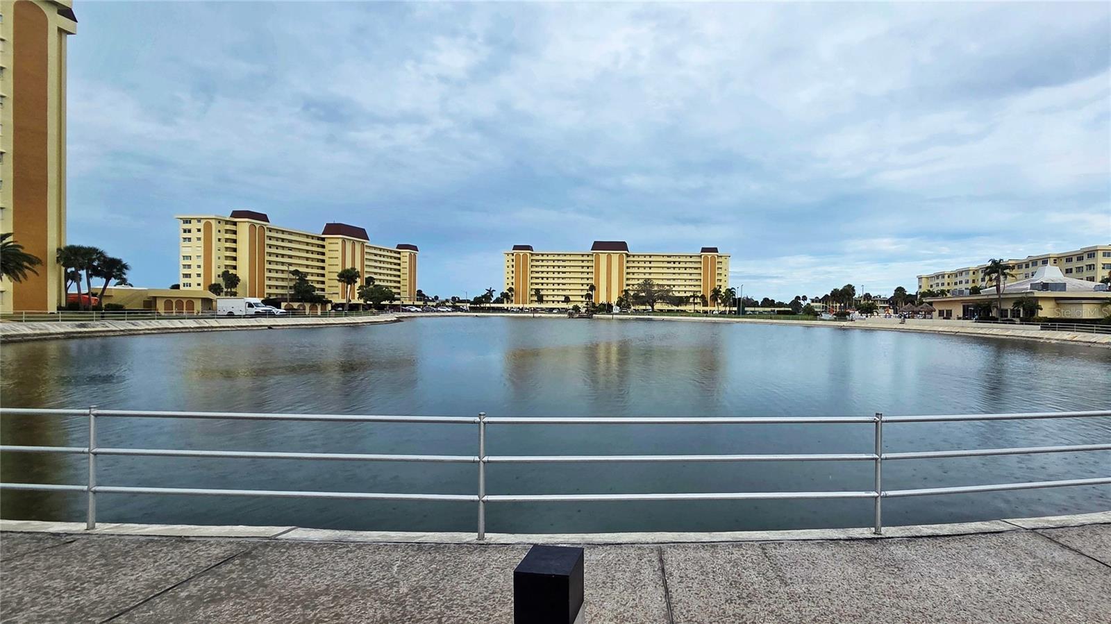 Image 16 of 29 For 4550 Cove Circle 406