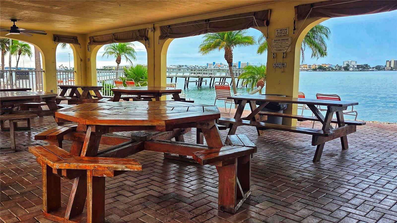 Image 22 of 29 For 4550 Cove Circle 406