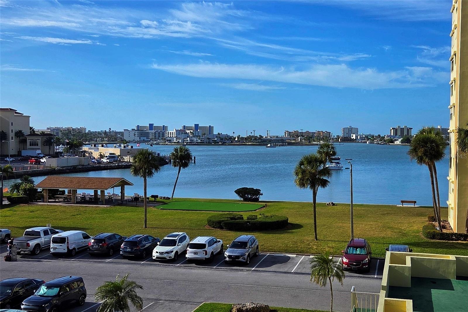 Image 9 of 29 For 4550 Cove Circle 406