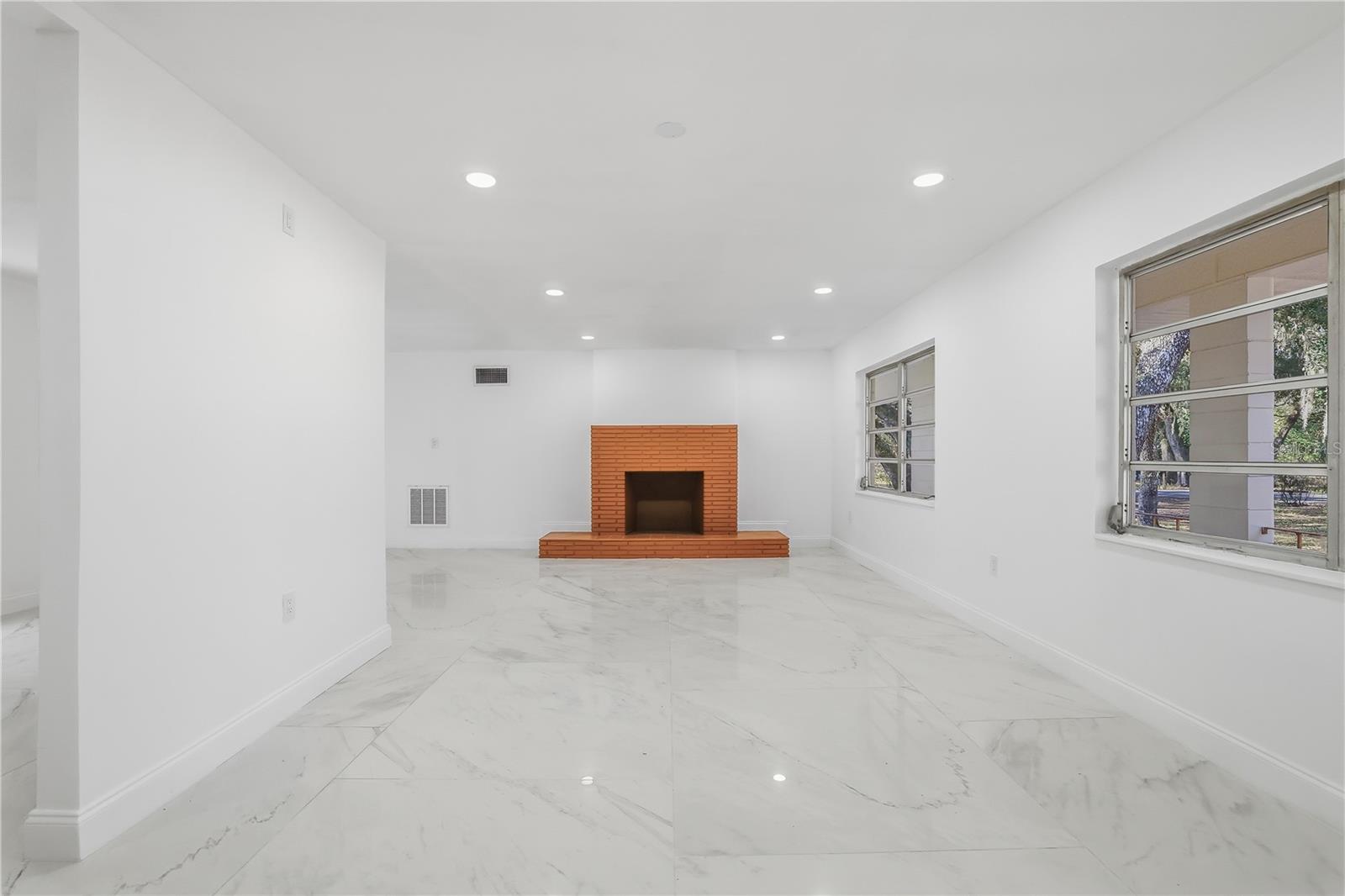 Image 7 of 43 For 34582 Orchid Parkway