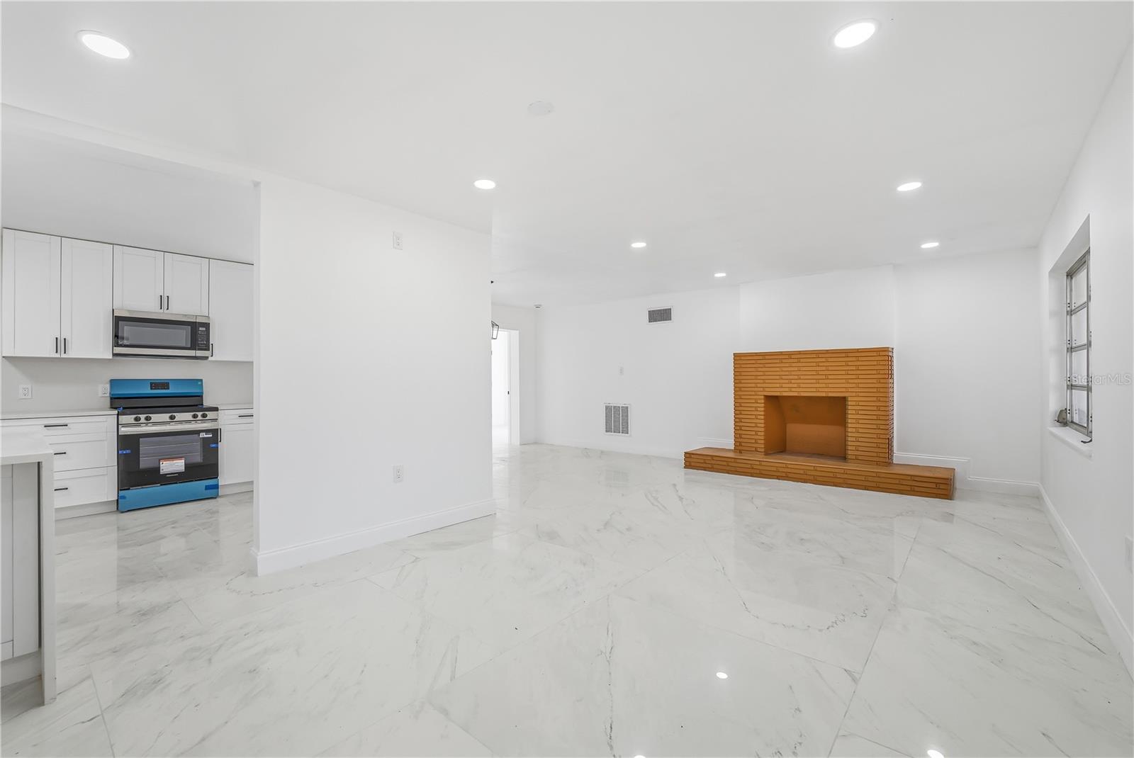 Image 9 of 43 For 34582 Orchid Parkway