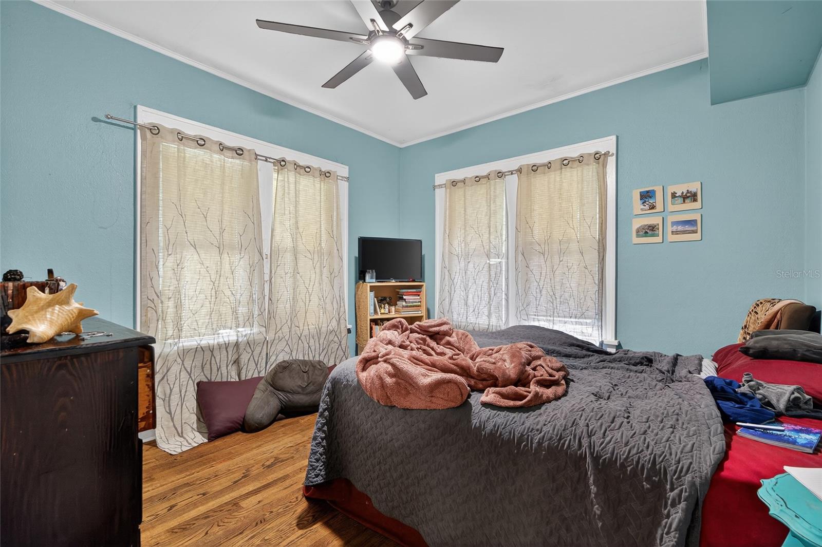 Listing photo id 13 for 1321 28th Street N