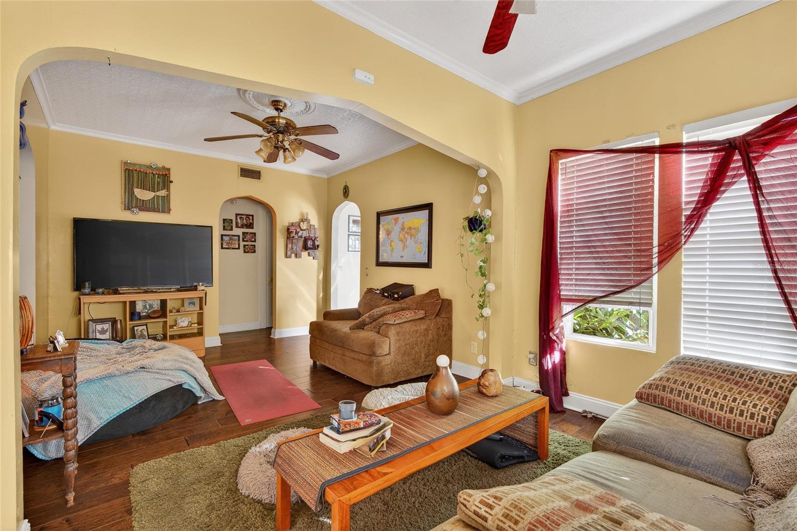 Listing photo id 5 for 1321 28th Street N