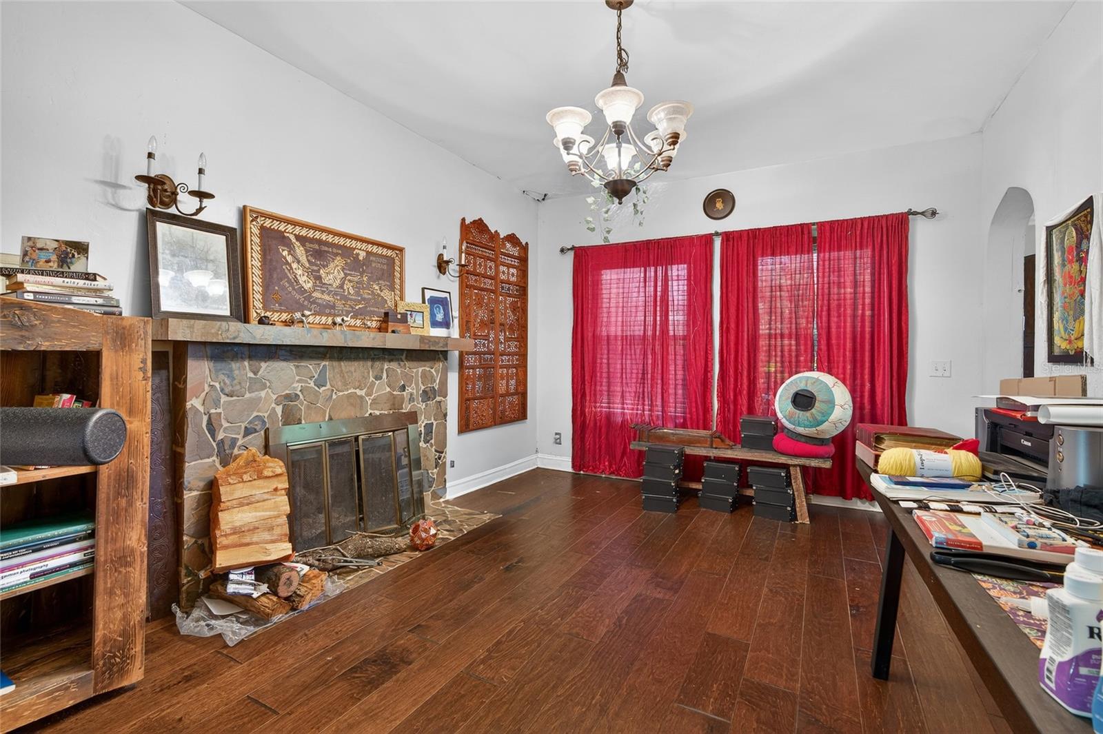 Listing photo id 7 for 1321 28th Street N