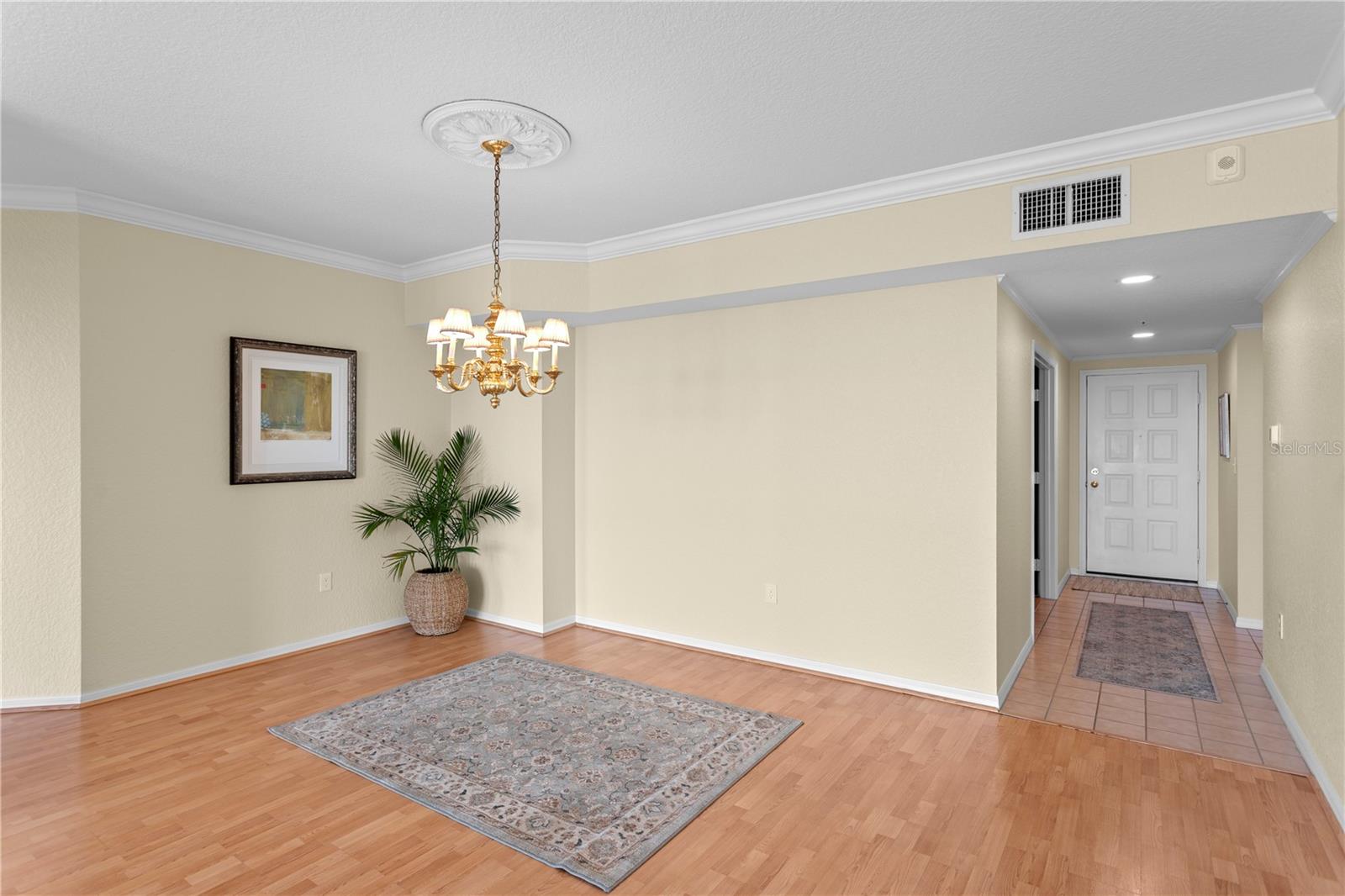 Image 13 of 62 For 4737 Dolphin Cay Lane S 207