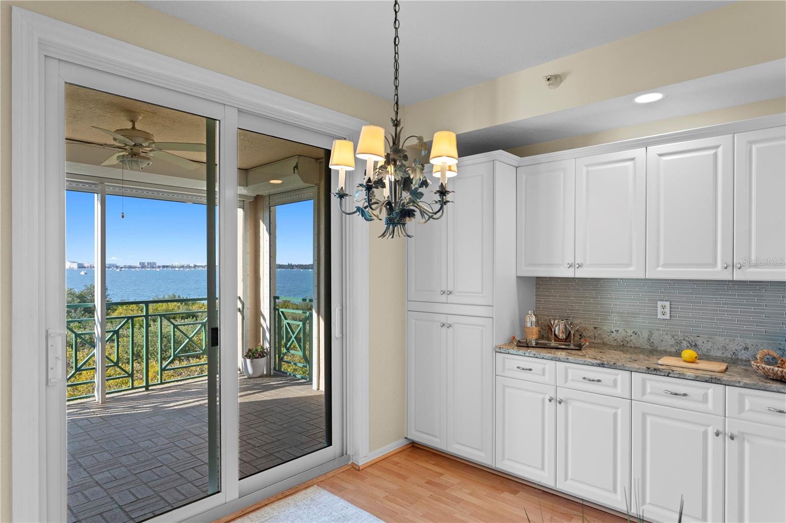 Image 19 of 62 For 4737 Dolphin Cay Lane S 207