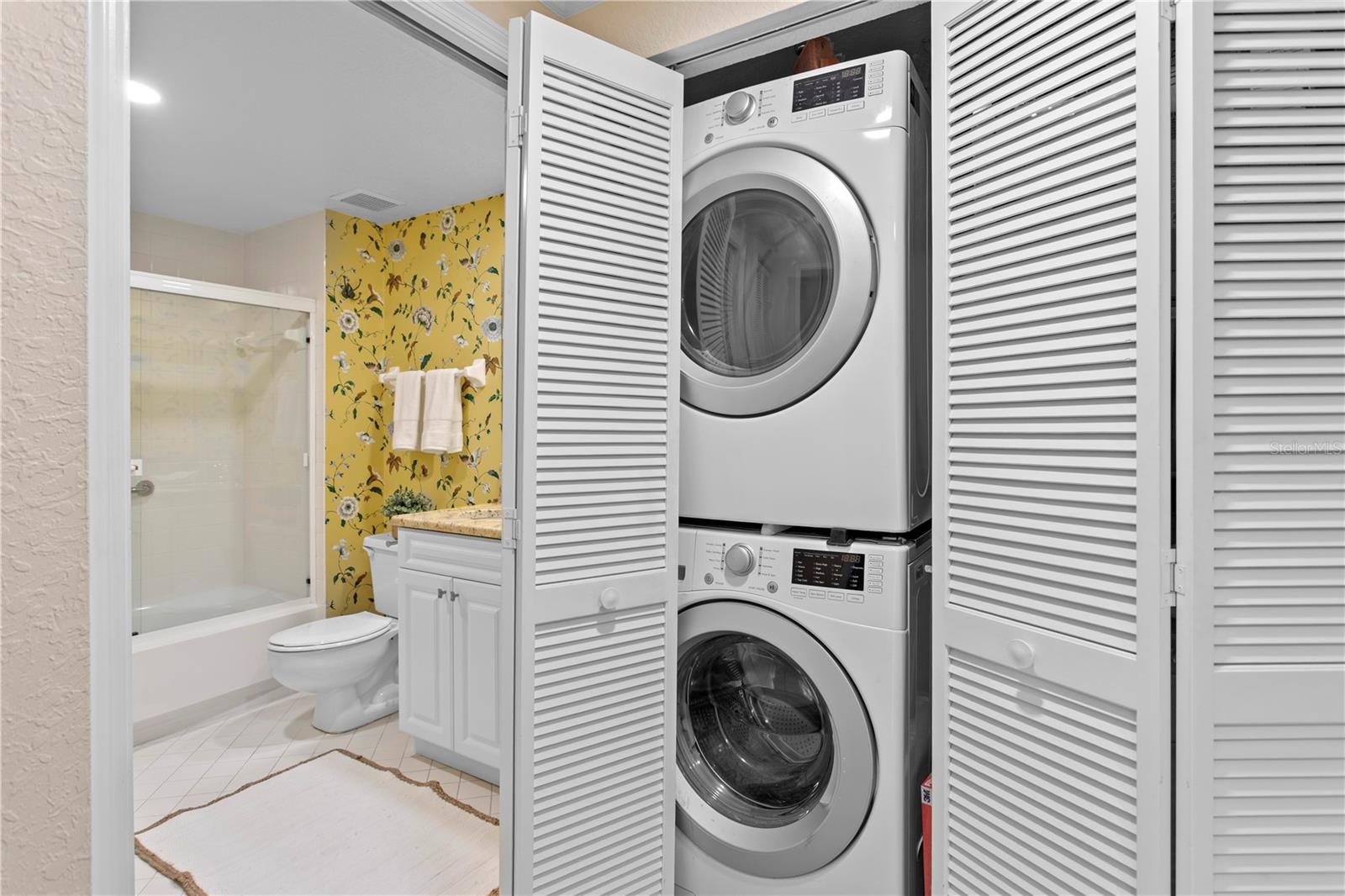 Image 30 of 62 For 4737 Dolphin Cay Lane S 207