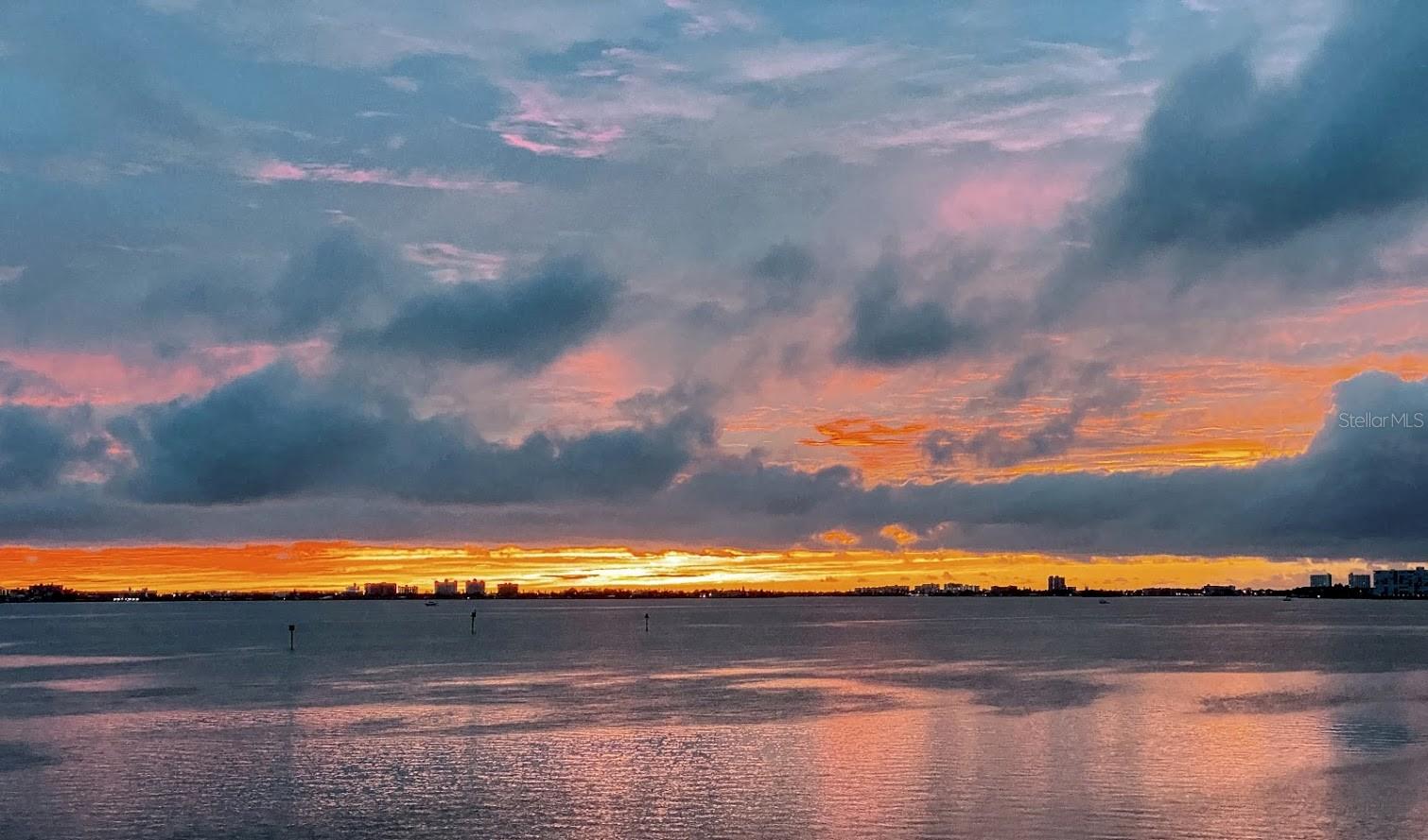 Image 4 of 62 For 4737 Dolphin Cay Lane S 207