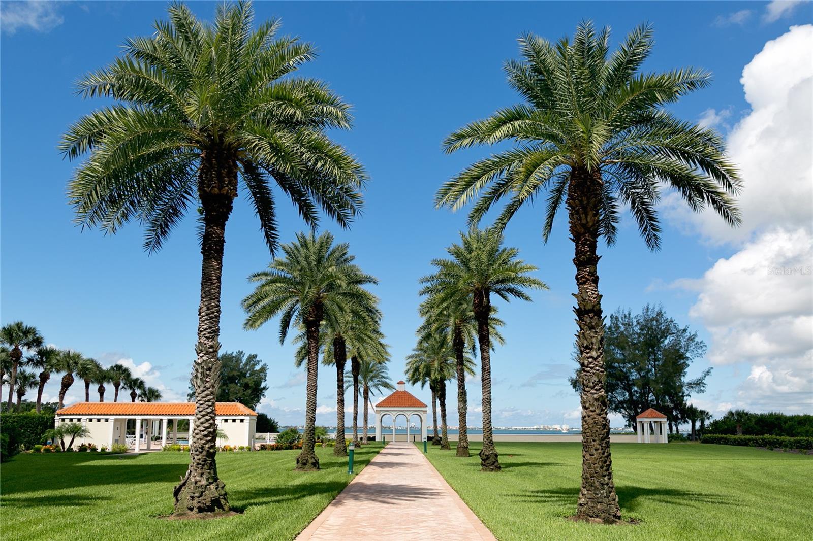 Image 44 of 62 For 4737 Dolphin Cay Lane S 207