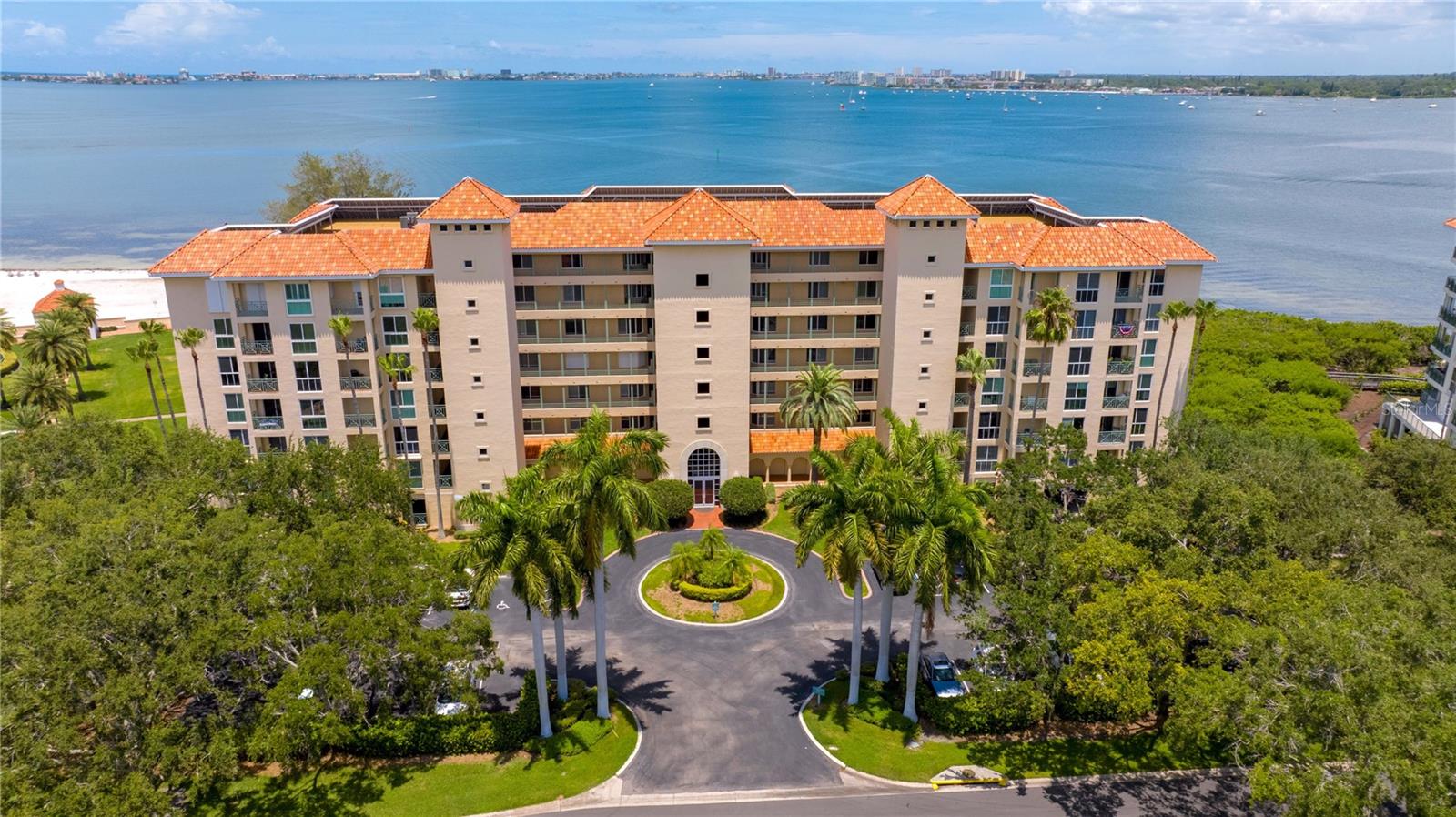 Image 58 of 62 For 4737 Dolphin Cay Lane S 207