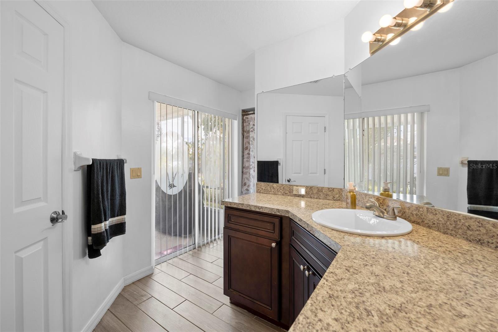 Image 19 of 51 For 5178 Roble Avenue