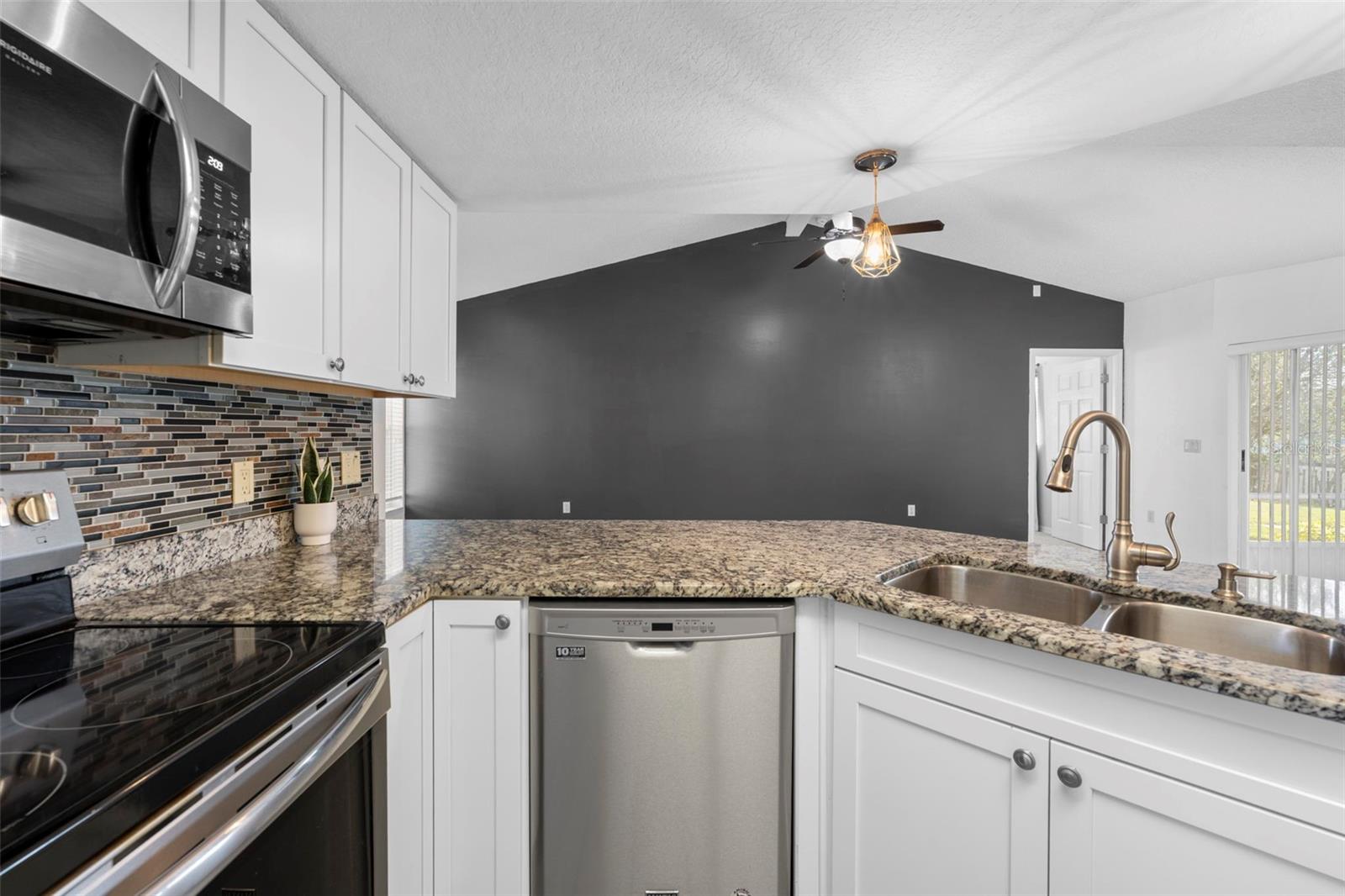 Image 28 of 51 For 5178 Roble Avenue