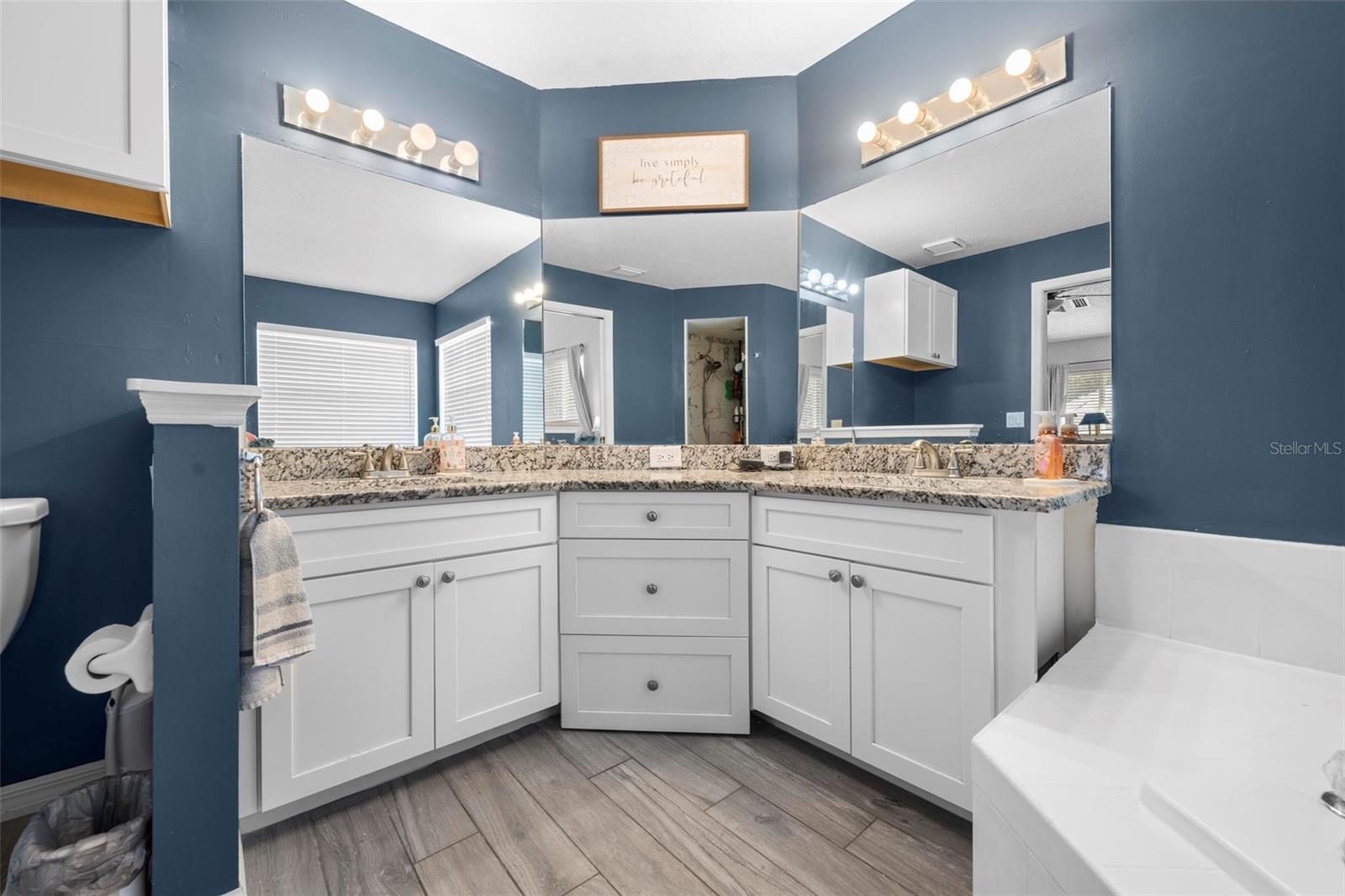 Image 40 of 51 For 5178 Roble Avenue