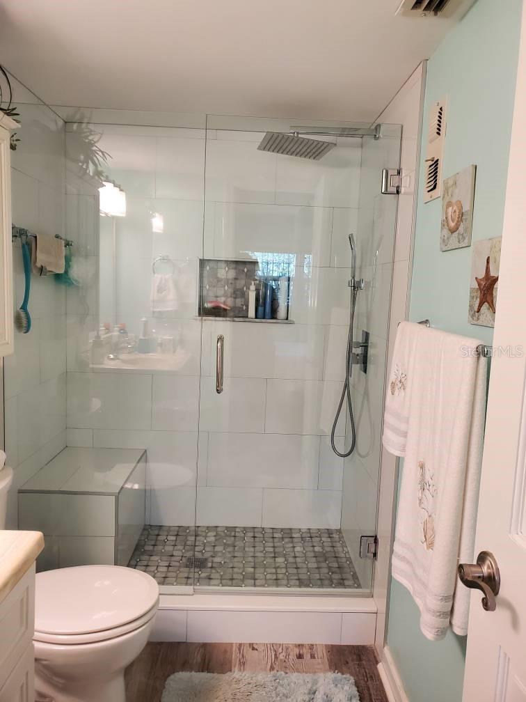 Image 24 of 44 For 11485 Oakhurst Road 1200-216