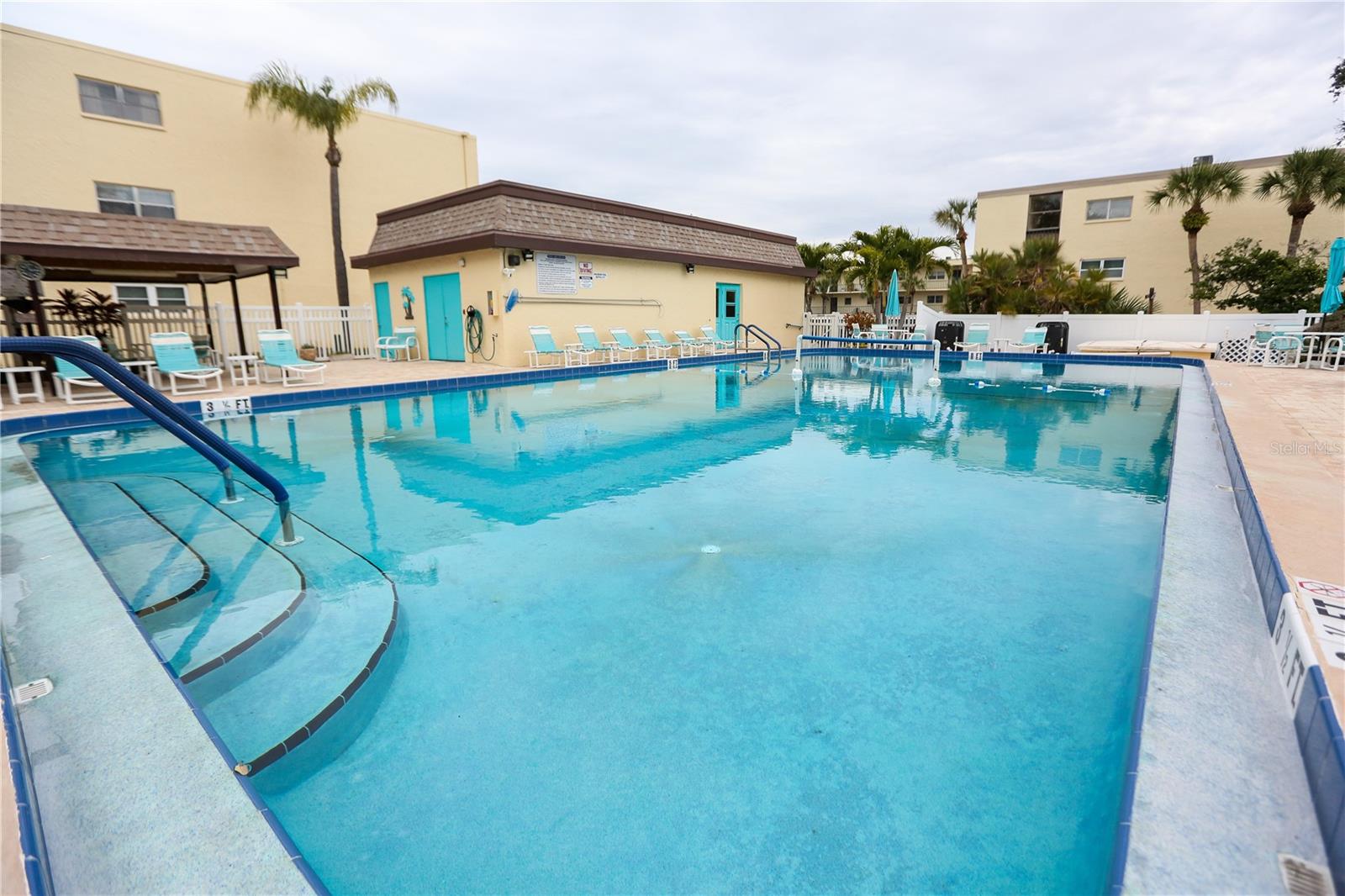 Image 37 of 44 For 11485 Oakhurst Road 1200-216