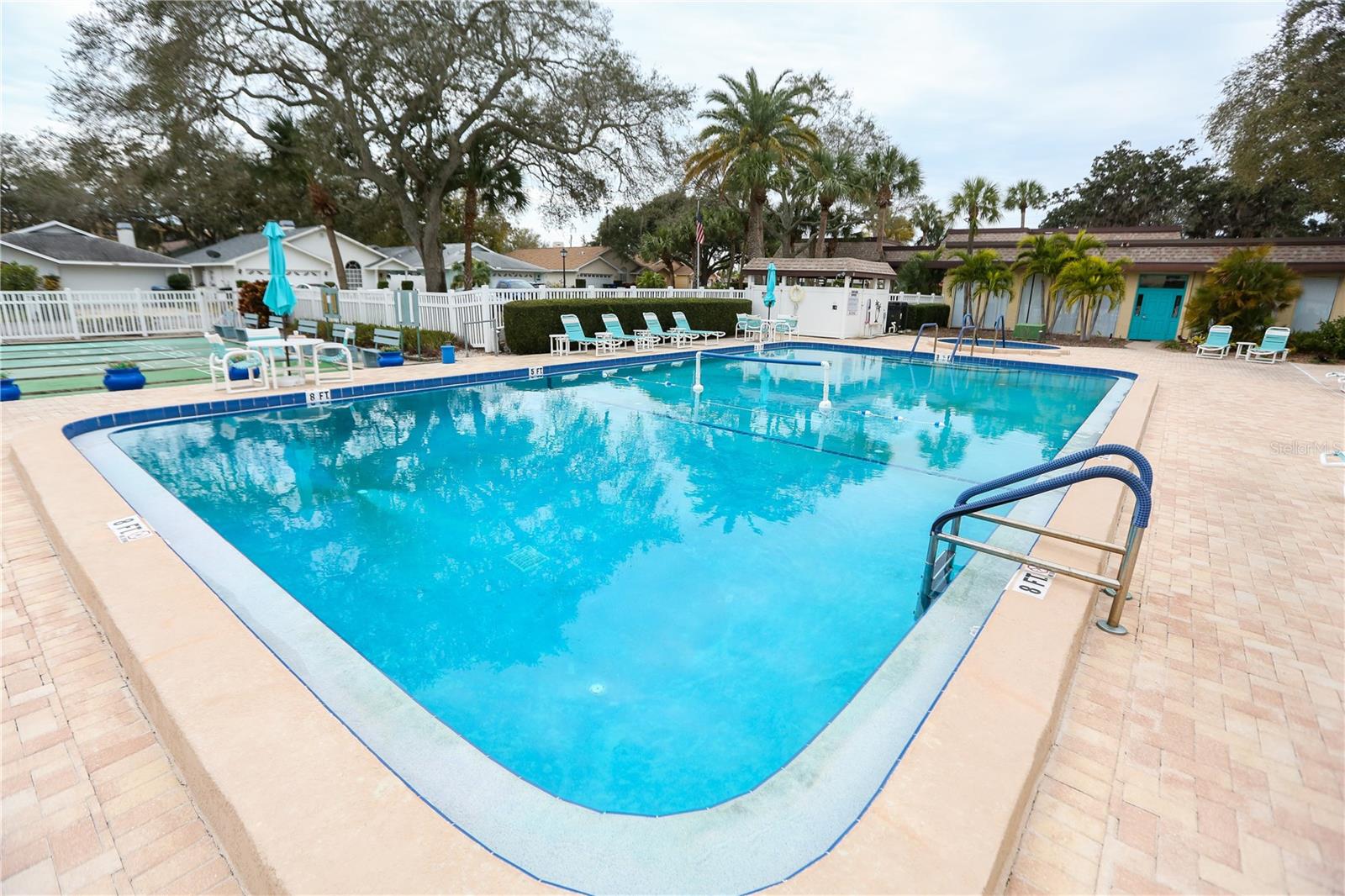 Image 40 of 44 For 11485 Oakhurst Road 1200-216